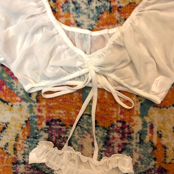 SOLD Sheer white Amazon lingerie set - Picture 4 of 7